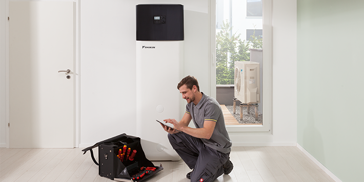 Установка Daikin Altherma з тепловим насосом для ГВП